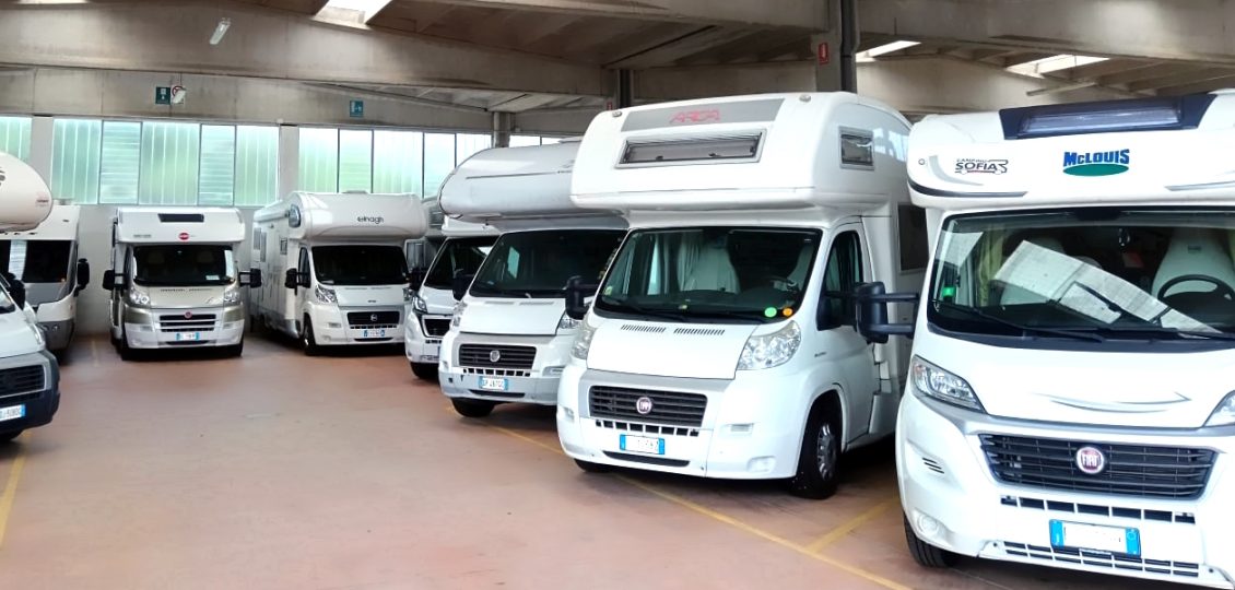 Società specializzata in rimessaggio camper e caravan e vendita rimorchi leggeri